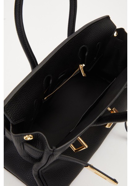 Siyah Aksesuar Detay Bölmeli El Çantası modelleri