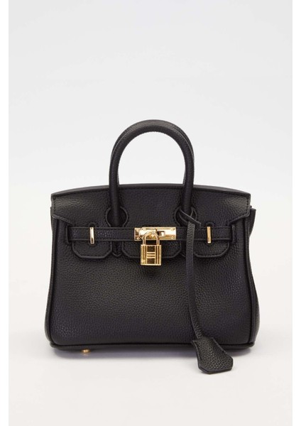 Siyah Aksesuar Detaylı Kare El Çantası