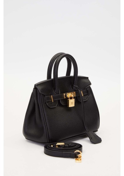 Siyah Aksesuar Detaylı Kare El Çantası fiyatları