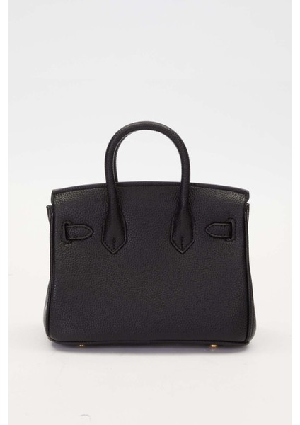 Siyah Aksesuar Detaylı Kare El Çantası fırsatları