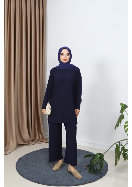 Tuniği Piliseli Pantolonlu Takım