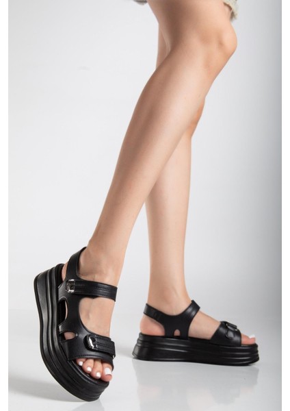 Bernishoes Saide Siyah Cilt Cırt Cırtlı Sandalet modelleri