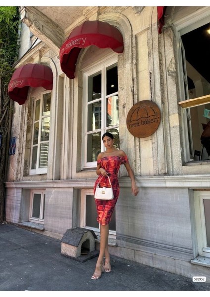 Kadın Madonna Yaka Dalga Desen Midi Boy Şifon Elbise fiyatları