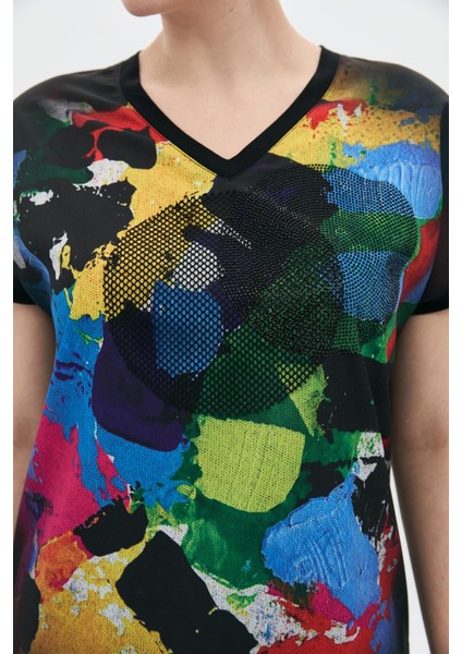 Dijital Baskılı File Garnili V Yaka T-Shirt fırsatları