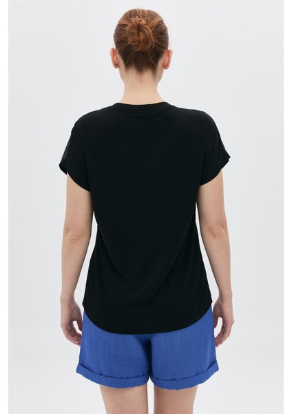 Dijital Baskılı File Garnili V Yaka T-Shirt indirimleri