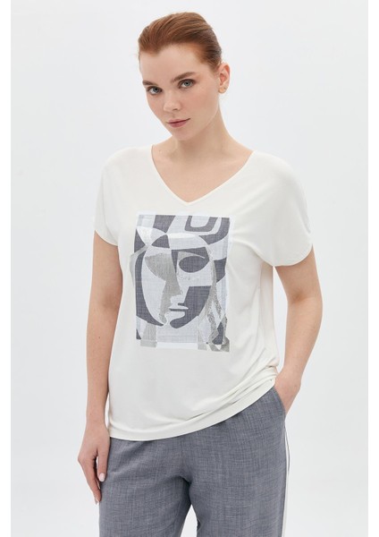 V Yaka Kare Peçli Varaklı Sırt Detaylı T-Shirt fiyatları