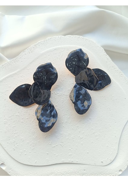 Füme Çiçek Desenli Küpe