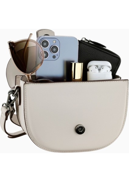 Bugattı Zita Bej Omuz Çantası Hafif, Şık, Manyetik Kapaklı ve Ayarlanabilir Askılı Tasarım fiyatları