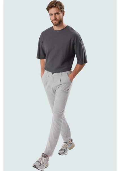Erkek Slim Fit Boru Paça Pantolon Günlük Kullanım Için Ideal Seçim Yaz Aylarının Vazgeçilmezi fiyatları