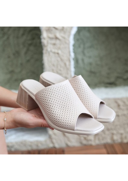 Bernishoes Zanna Bej Cilt Topuklu Terlik fırsatları