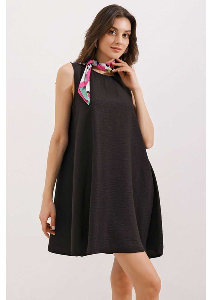 2444 Detaylı Mini Keten Elbise - Siyah