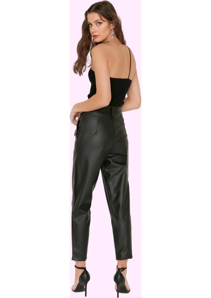 Kadın Havuç Kalıp Suni Deri Pantolon Önden Düğmeli Çift Cepli Günlük Kullanım Modern Tasarım modelleri