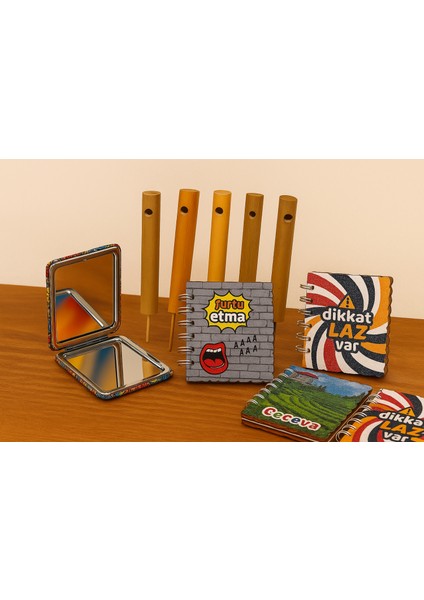 Karadeniz Temalı Hediyelik Set – Ahşap Not Defteri, Kuş Dili Düdüğü, Kompakt Ayna fiyatları