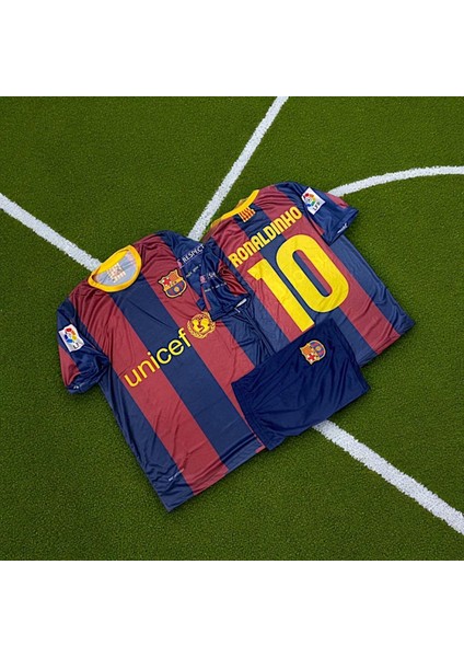 Efsane Barcelona Ronaldinho Çocuk Halı Saha Forması indirimleri