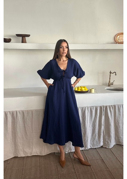 V Yaka Dökümlü Elbise - Lacivert