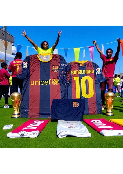 Efsane Barcelona Ronaldinho Çocuk Halı Saha Forması modelleri