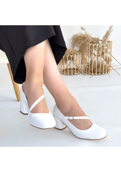 Bernishoes Kier Beyaz Cilt Topuklu Ayakkabı fırsatları