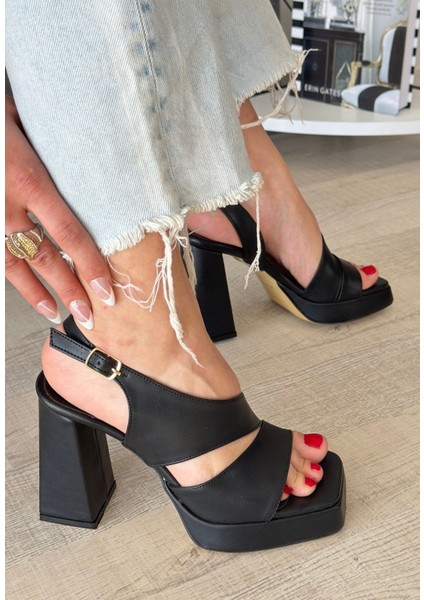 Bernishoes Cica Siyah Cilt Topuklu Ayakkabı