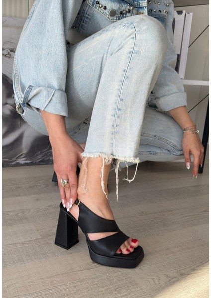 Bernishoes Cica Siyah Cilt Topuklu Ayakkabı fiyatları