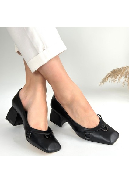 Bernishoes Cande Siyah Cilt Topuklu Ayakkabı fırsatları