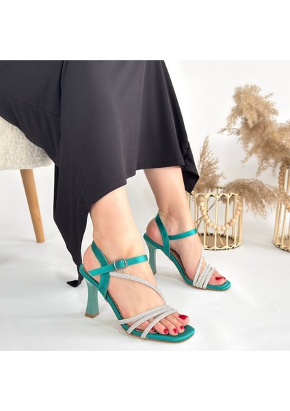 Bernishoes Gloria Yeşil Saten Topuklu Ayakkabı fırsatları
