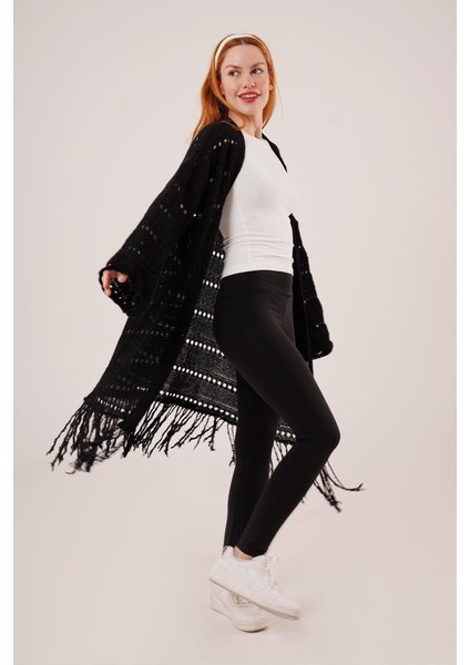 Delikli Geçişli Püskül Detay Uzun Triko Siyah Hırka modelleri