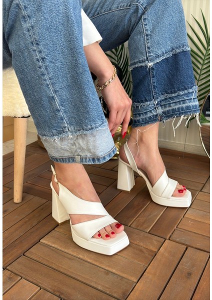 Bernishoes Cica Beyaz Cilt Topuklu Ayakkabı fiyatları