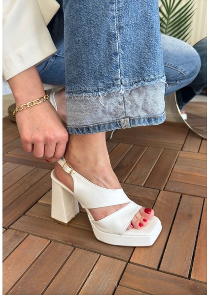 Bernishoes Cica Beyaz Cilt Topuklu Ayakkabı fırsatları