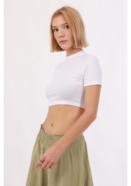 Kadın Kısa Kol Crop modelleri