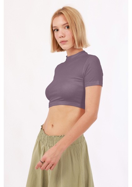Kadın Kısa Kol Crop modelleri