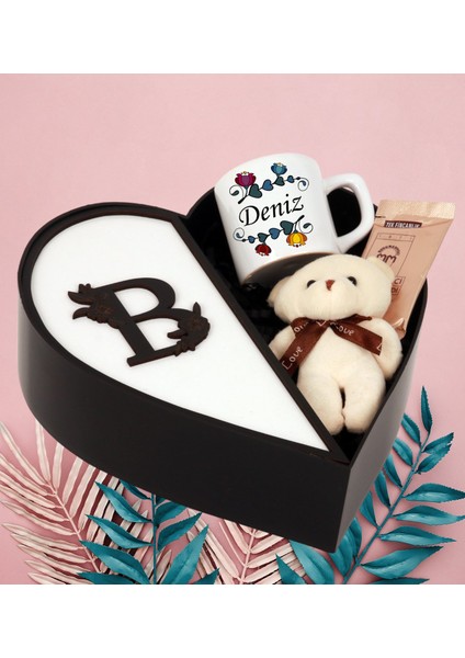 Kişiye Özel Baş Harf Tasarımlı Kalp Kutu ve Peluş Ayıcık Anahtarlık ve Isim Tasarımlı Türk Kahvesi Fincan
