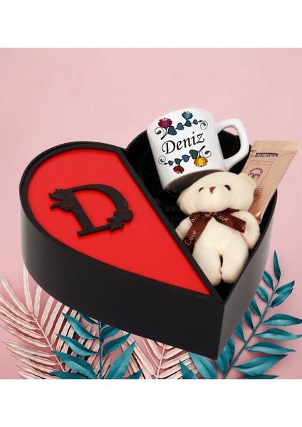 Kişiye Özel Baş Harf Tasarımlı Kalp Kutu ve Peluş Ayıcık Anahtarlık ve Isim Tasarımlı Türk Kahvesi Fincan