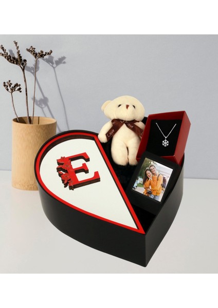 Kişiye Özel Kalpli Kutu Pleksi Baş Harf Tasarımlı Kalp Kutu ve Peluş Ayıcık Anahtarlık Çerceve ve Kartanesi Kolye