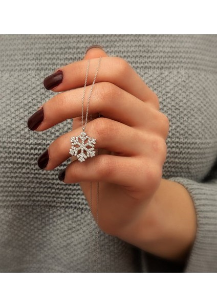 Kişiye Özel Siyah Beyaz Taraftar Tasarım ve Isim Soyisim Tasarımlı Kupa Bardak Peluş Ayıcık Anahtarlı Ahşap Çerçeve ve Kartanesi Kolye Seti modelleri