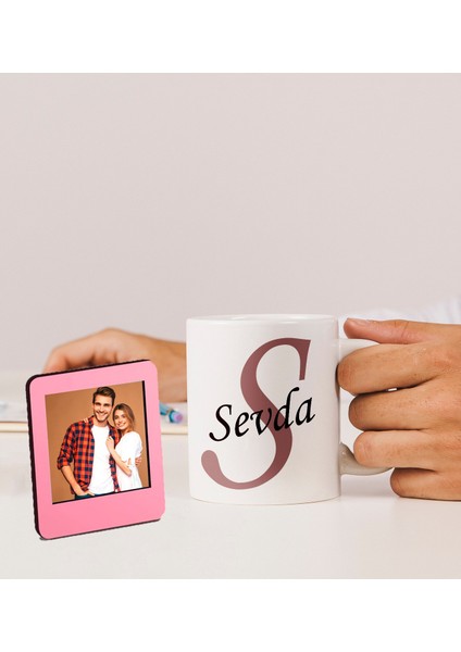 Kişiye Özel Fotoğraflı Baş Harf ve Isim Soyisim Tasarımlı Kupa ve Resimli Pembe Çerçeve