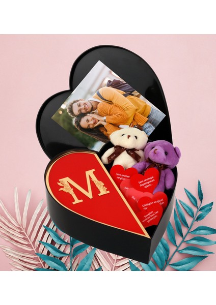 Kalpli Kutu Kişiye Özel Aynalı Pleksi Baş Harf Tasarımlı Kalp Kutu ve Ikili Peluş Ayıcık Anahtarlık Aşk Sözleri (Kırmızı-Altın)