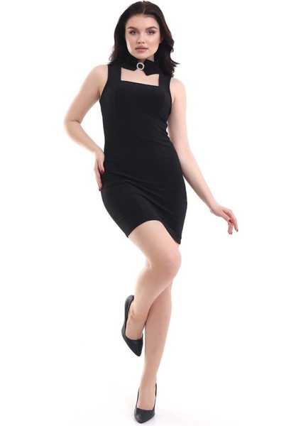 Kadın Kare Yaka Taş Detaylı Yaka Aksesuarlı Sandy Kumaş Fırsat Ürün Diz Üstü Elbise modelleri