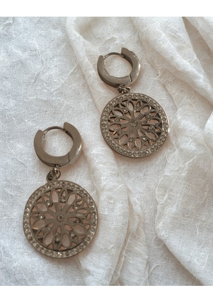 Sallantılı Lüks Figürlü Gösterişli Küpe