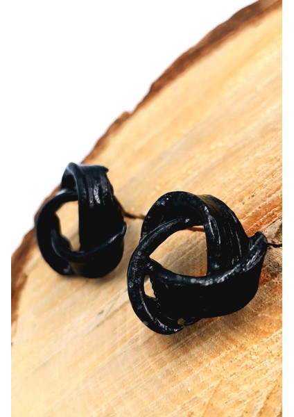 Siyah Renk Tarz Küpe