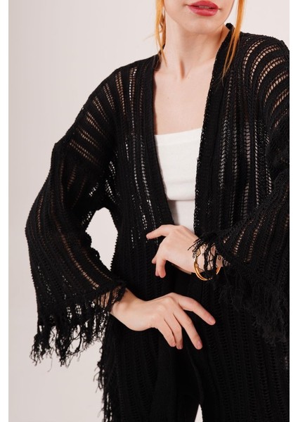 Püskül Detaylı Delikli Model Siyah Hırka modelleri