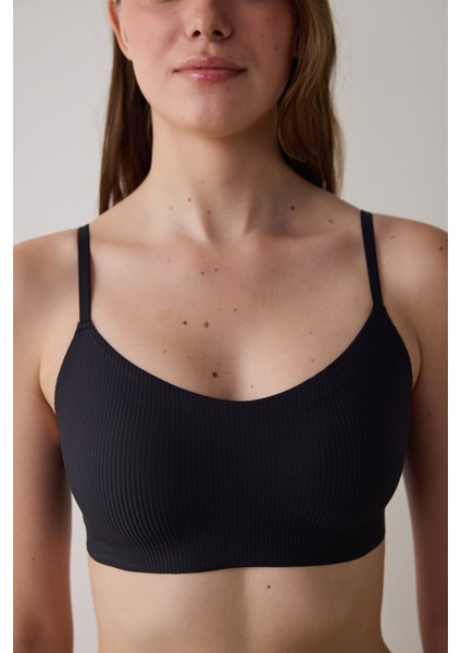 Siyah Fit Dikişsiz Balensiz Push Up Sütyen modelleri