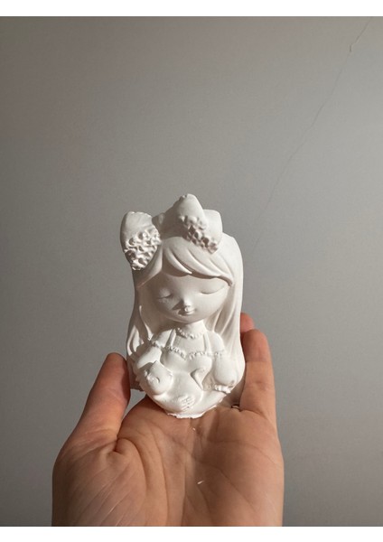 Kedili Kız Saksı – Güçlendirilmiş Beton Tozuyla Üretilmiştir fiyatları