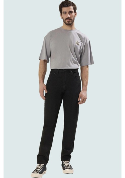 Erkek Pamuk Relaxed Fit Kot Pantolon Günlük Şıklık Modern Tasarım Yaz Aylarının Vazgeçilmezi