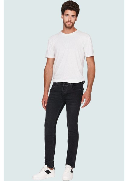 Erkek Denim Skinny Fit Kot Pantolon Pamuk Esnek Kumaş Günlük Şıklık Yaz Aylarının Vazgeçilmezi