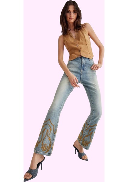 Kadın Pamuk Denim Flare Jean; Yüksek Bel Nakış Detaylı Günlük Kullanım Için Modern Tasarım fiyatları