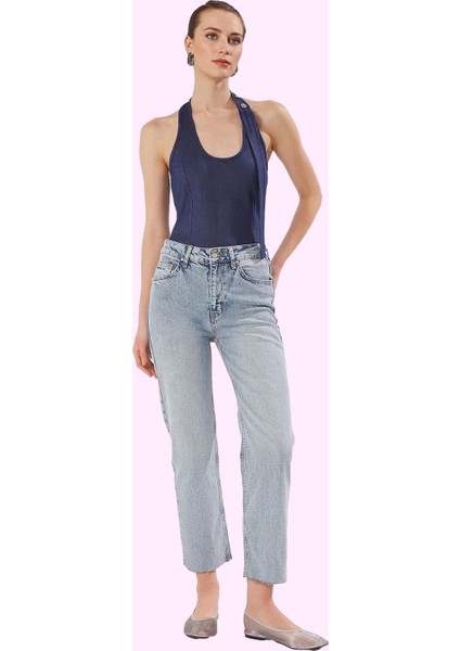 Kadın Denim Straight Jean Pantolon; Normal Bel Rahat Kalıp Günlük Stil Yaz Aylarının Vazgeçilmezi fiyatları