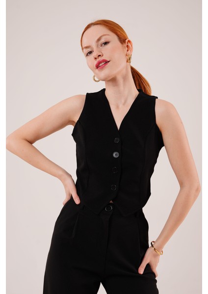 Önü Düğmeli Siyah Yelek