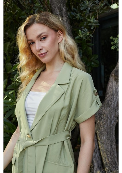 Kadın Ipeksi Modal Kumaş Yakalı Düşük Omuzlu Apoletli Beli Kemerli Kısa Kol Düğmeli Ceket-Yağ Yeşil modelleri