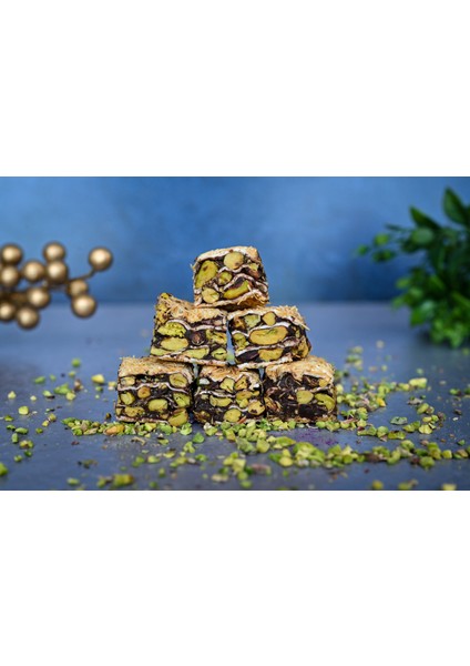 Lotus Fıstıklı Kremalı Baklava Türk Lokumu 1000 gr