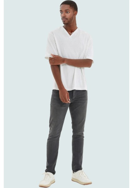 Erkek Dar Kesim Jean Pantolon; Skinny Fit Esnek Günlük Kombinler Için Yaz Aylarının Vazgeçilmezi
